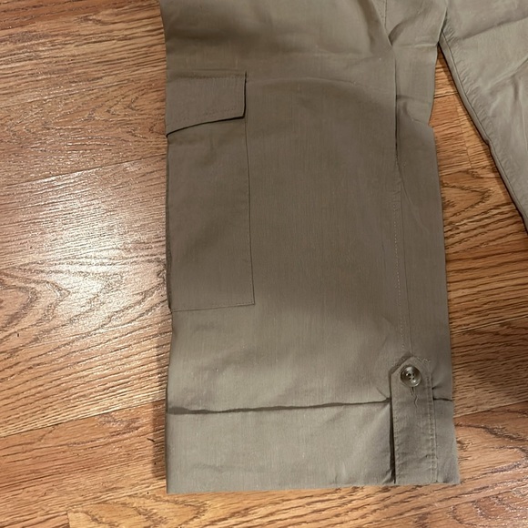 Banana Republic Linen Cargo Cropped Stretch Pants - Picture 3 of 5